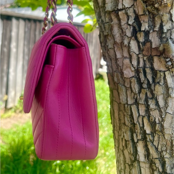 Chanel Chevron Double Flap Medium hot pink with gold hardware - Picture 4 of 11